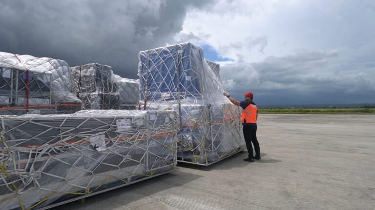 APLOG Kirim 100 Ton Logistik Terakhir WSBK Mandalika 2023