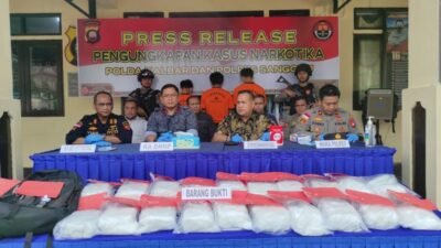 Gagalkan Penyelundupan Sabu 20 Kg, Polda Kalbar dan Polres Sanggau Tangkap 3 Tersangka