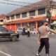 Polsek Kediri Gelar Rawan Sore di Simpang 4 Kediri, Ciptakan Kamseltibcar dan Cegah Kemacetan