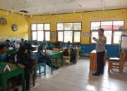 Bhabinkamtibmas Desa Kalabeso Sambangi Sekolah Untuk Sosialisasi Etika dan Kenakalan Remaja