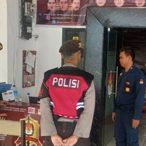 Polres Lombok Barat Gelar Patroli Keamanan di KPU untuk Lancarkan Pemilu 2024