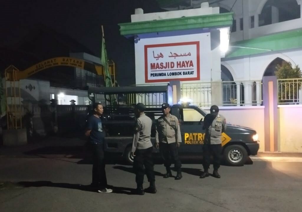 Patroli Malam Polsek Gerung, Amankan Titik Vital di Lombok Barat