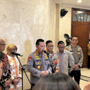 Kapolri Apresiasi Dedikasi Kompolnas 2020-2024, Sambut Hangat Komisioner Kompolnas 2024-2028