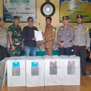 Polsek Seteluk Berikan Pengamanan Melekat Pendistribusian Logistik Pilkada di Sejumlah Desa di Kecamatan Seteluk