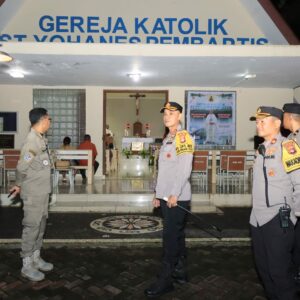 Pastikan Keamanan Misa Natal, Kapolres Cek Sejumlah Gereja di Loteng.