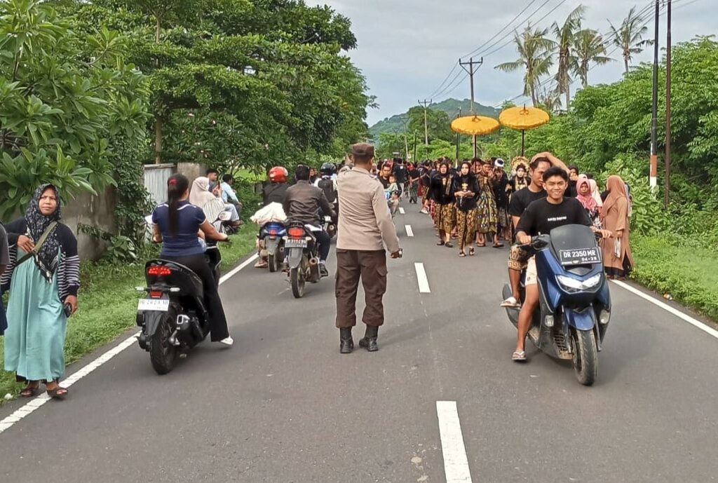 Nyongkolan di Sekotong Barat Berjalan Lancar Berkat Pengamanan Polisi