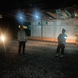 Patroli Intensif Akhir Tahun, Polsek Batulayar Jaga Keamanan Warga