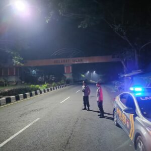 Patroli Intensif Polsek Labuapi: Jamin Keamanan Jalur BIL di Malam Hari