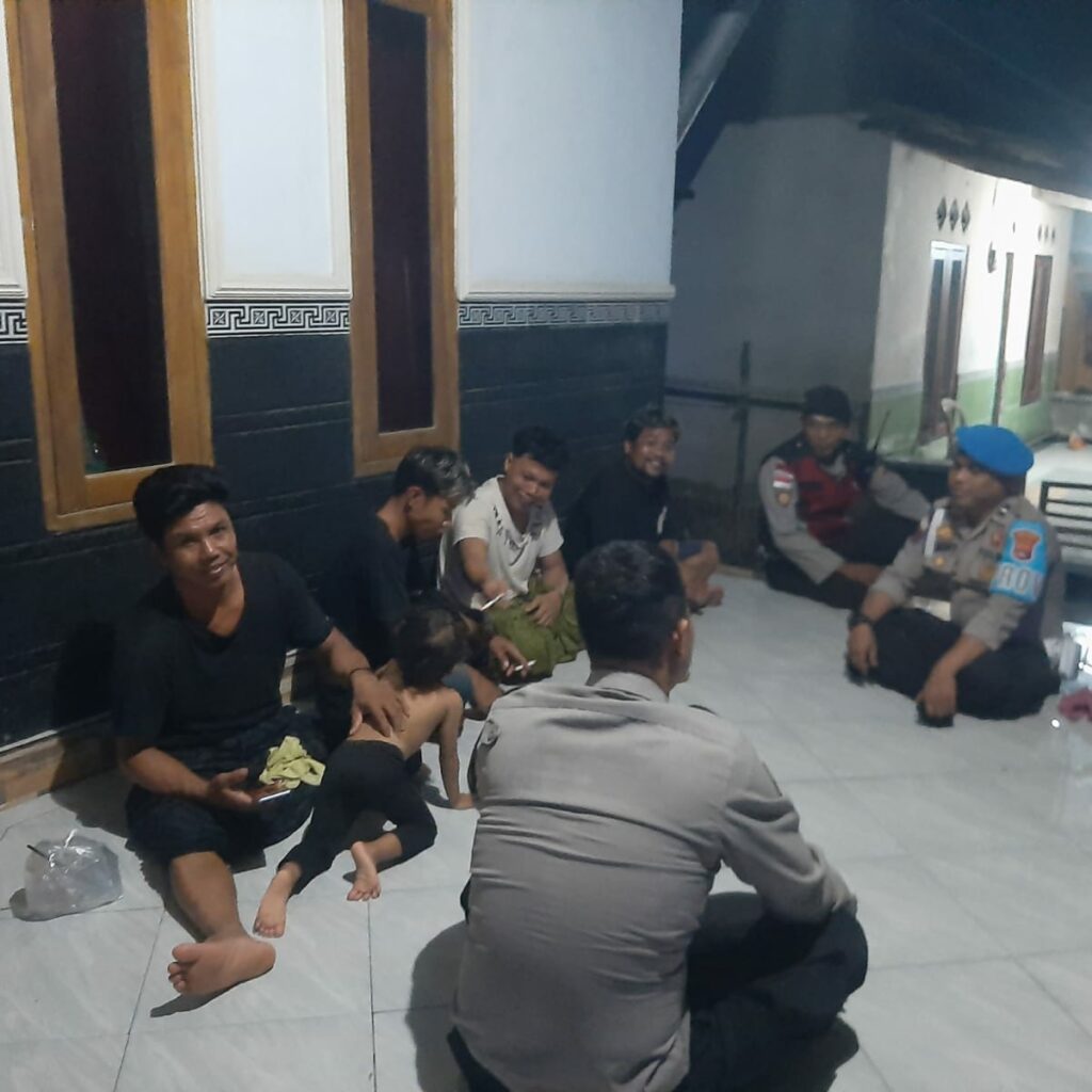 Silaturahmi Kamtibmas: Polsek Sekotong Sambangi Tokoh Masyarakat dan Pemuda