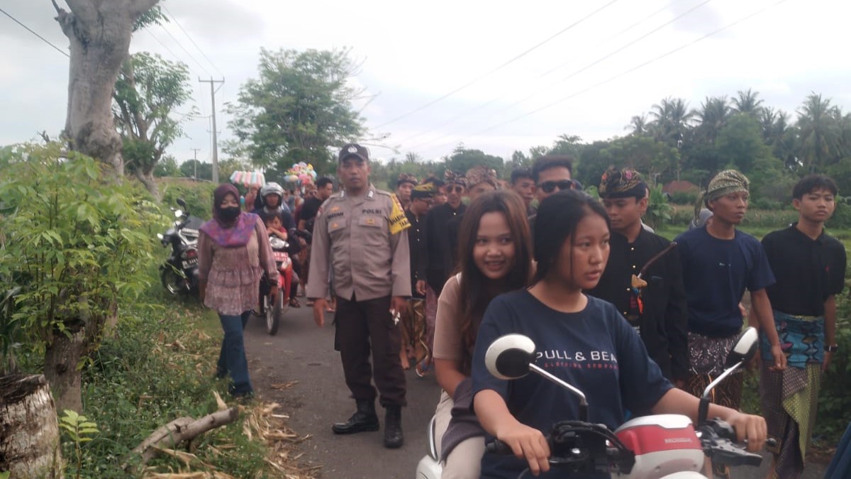 Polsek Gerung Jaga Keamanan Nyongkolan dengan Kolaborasi Masyarakat