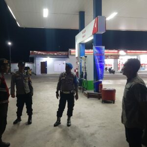 Patroli Rutin Polsek Sekotong: Jaga Keamanan Obyek Vital Malam Hari