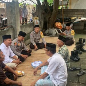 Polsek Bayan Lakukan Sambang Duka di Rumah Warganya