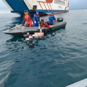 Pemancing di Pantai Lawar Sekongkang Ditemukan Meninggal dengan Kondisi Mengapung