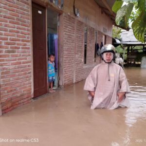 Banjir Bandang Melanda, Polsek Alas Barat Lakukan Patroli Dan Himbau Warga