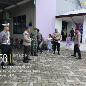 Polres Sumbawa Kerahkan Personel Amankan Ibadah Hari Raya Natal 2024