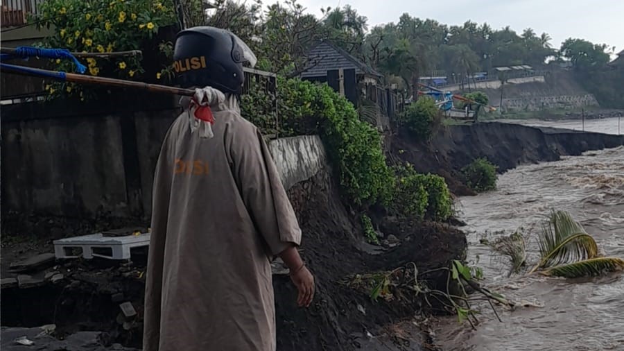 Patroli Intensif Polisi Antisipasi Cuaca Ekstrem dan Kriminalitas