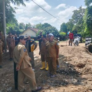 Lombok Barat Bergerak Cepat: Pj Bupati Tinjau Langsung Dampak Banjir Sekotong