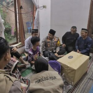 Wujud Simpati Polri, Kapolres Blitar Berikan Trauma Healing kepada Keluarga Korban Mutilasi