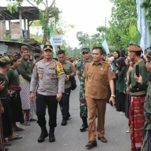 Kapolres Loteng Hadiri Tanam Raya Padi Gama Gora di Kecamatan Pujut.