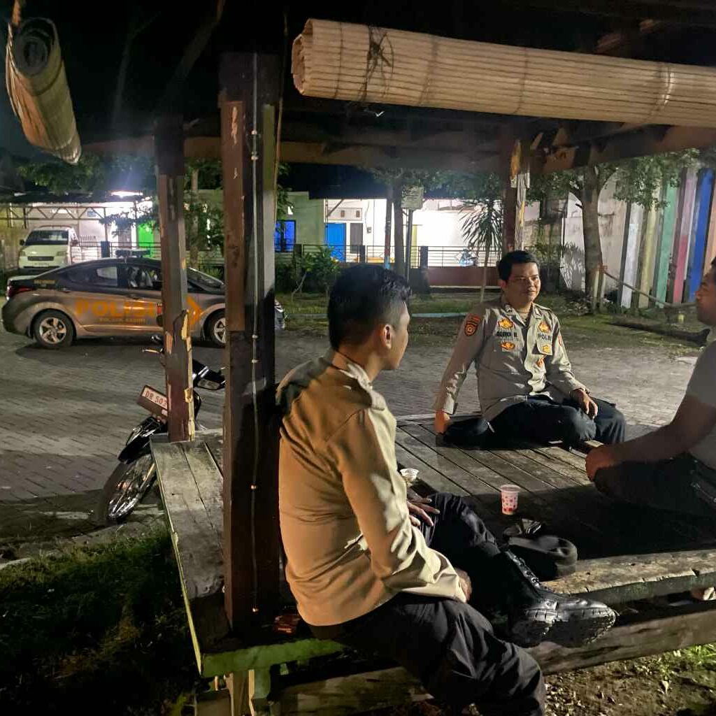 Patroli Dialogis Polsek Kediri Ciptakan Kamtibmas Sejuk Sambil Intensifkan Kampanye Anti Narkoba