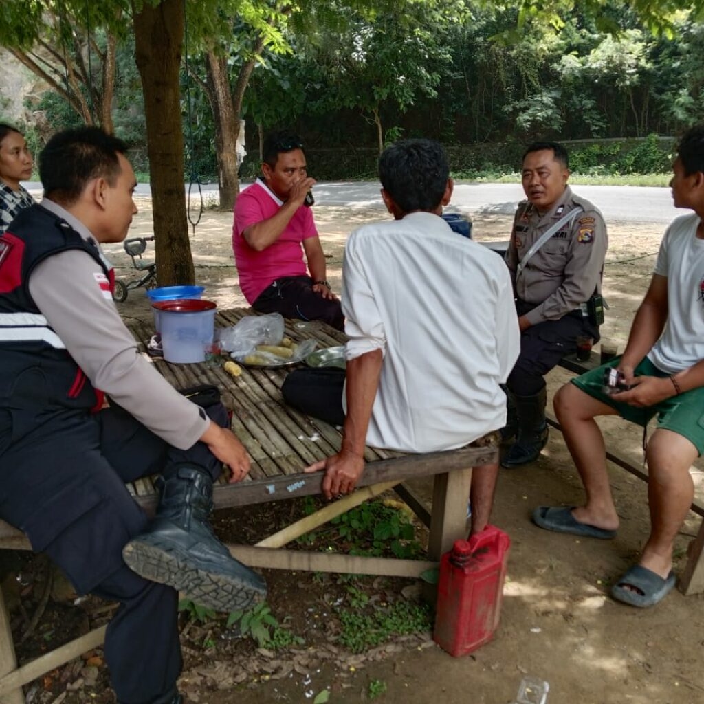 Sinergi Polisi dan Masyarakat: Jaga Kamtibmas Sekotong