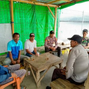 Polsek Kawasan Pelabuhan Laut Bima Laksanakan Cooling System di Areal Dermaga