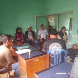 Bhabinkamtibmas Desa Manggeasi Mediasi Warga yang Berselisih