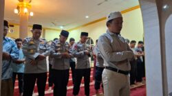 Kapolres Loteng Laksanakan Tarawih Keliling Selama Ramadan, Pererat Hubungan dengan Masyarakat