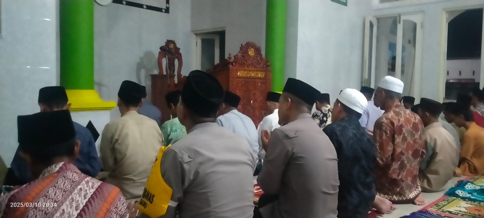 Hangatnya Kebersamaan! Kapolsek Kediri Tarawih Keliling di Mamunggu