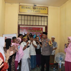 Kapolres Bima Kota Gelar Buka Puasa Bersama Tahanan di Hari Pertama Ramadhan