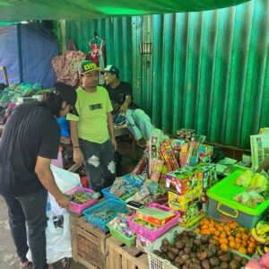 Ramadhan Damai, Polsek Rasbar Razia Petasan dan Mercon di Pasar Raya Bima