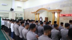 Polres Sumbawa & Polsek Jajaran Gelar Sholat Ghaib, Doakan Tiga Anggota Polri Yang Gugur di Way Kanan