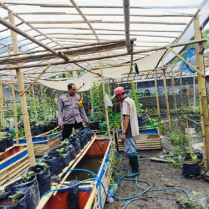 Polsek Labuapi Dukung Program Ketahanan Pangan Lewat Kegiatan Sambang di Desa Bajur