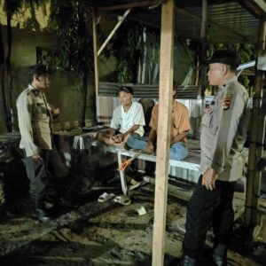 Polsek Kediri Terapkan Patroli Dialogis untuk Jaga Keamanan di Desa Banyumulek