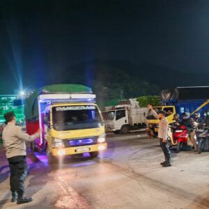 Polisi Kawal Ketat Pelabuhan Lembar, Penumpang Lebih Tenang