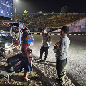 Polsek Kediri Intensifkan Patroli Dialogis Jaga Kamtibmas di Desa Lelede