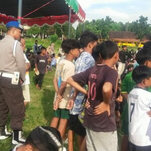 “Polsek Kuripan Amankan Pagelaran Peresean Yayasan Pesaja dengan Pengamanan Ketat