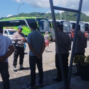 Viking Orion Sandar di Lombok: Ratusan Wisatawan Nikmati Eksotisme Pulau Seribu Masjid
