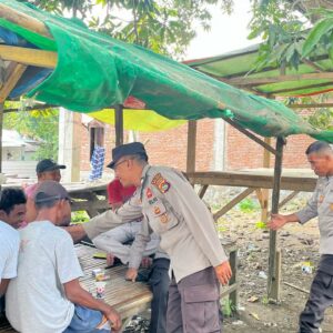 Sat Binmas Polres Bima Kota Laksanakan “Cooling System” dan Himbauan Kamtibmas kepada Komunitas Supir Material di Sambinae