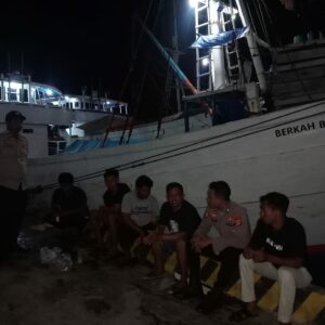 Polsek Kawasan Pelabuhan Laut Bima Laksanakan Cooling System di Areal Dermaga