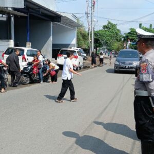 Sat Lantas Polres Bima Kota Laksanakan Pengamanan Tempat Ibadah Gereja dalam Rangka Jum’at Agung