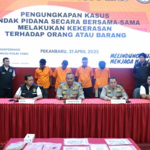 Polda Riau Tangkap Empat Debt Collector Yang Terlibat Pengrusakan dan Intimidasi