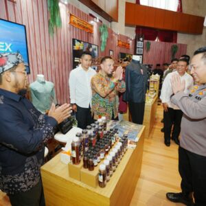 Buka Rakernis Densus 88, Kapolri Kunjungi Stan Usaha Eks Narapidana Teroris