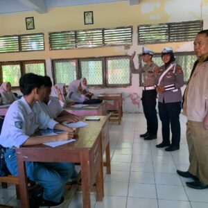 Sat Lantas Polres Bima Kota Gelar Sosialisasi Kamseltibcarlantas di SMKN 1 Kota Bima