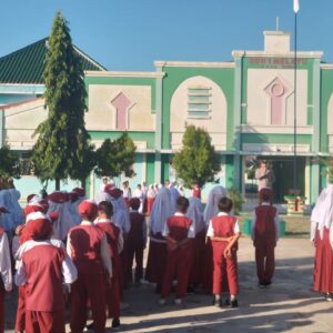 Sat Binmas Polres Bima Kota Berikan Sosialisasi Anti-Bullying kepada Siswa SDN 1 Melayu Kota Bima