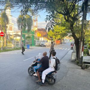 Sat Samapta Polres Bima Kota Laksanakan Rawan Pagi, Cegah Kemacetan dan Lancarkan Arus Lalu Lintas