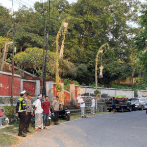 Pengamanan Ketat Iringi Persembahyangan Hari Raya Kuningan di Sumbawa