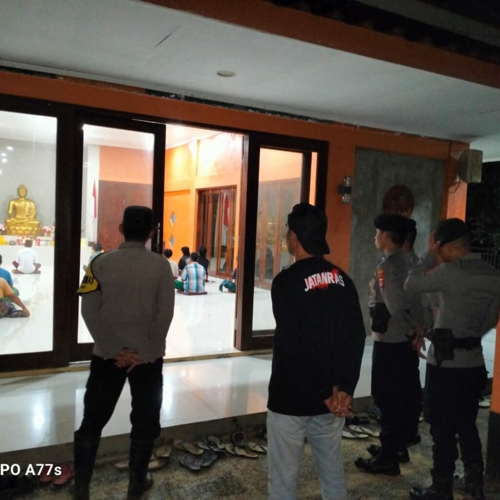 Peringatan Waisak di Lombok Barat: Pengamanan Polsek Jamin Ketentraman