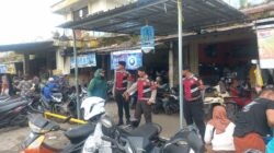 Polres Lombok Barat Kenalkan KEMOS dalam Patroli Pasar Kediri