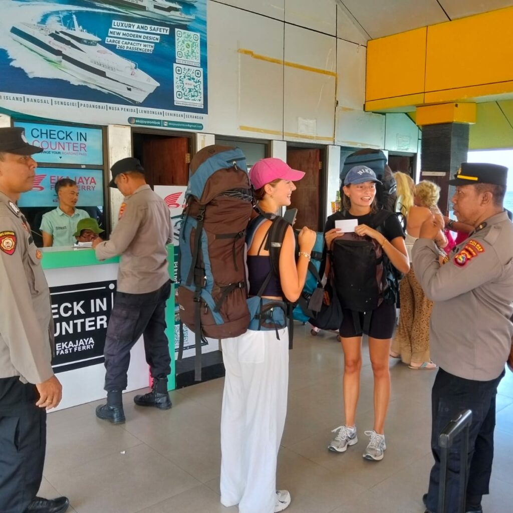 Polsek Batulayar Gelar Patroli Preventif untuk Tanggulangi Kejahatan Jalanan di Lombok Barat
